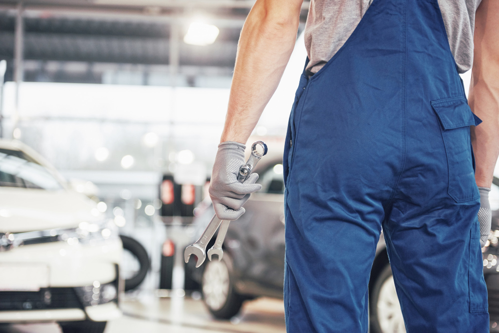 7 Warning Signs Your Car Battery Needs Replacing-Before It Leaves You Stranded